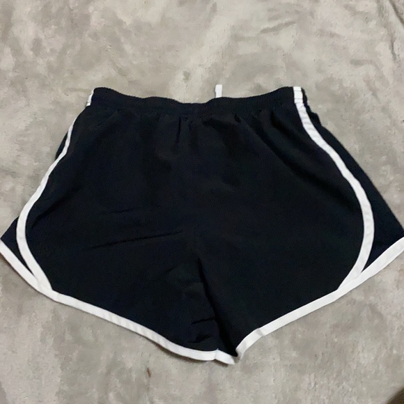 Black Nike shorts - Picture 2 of 3